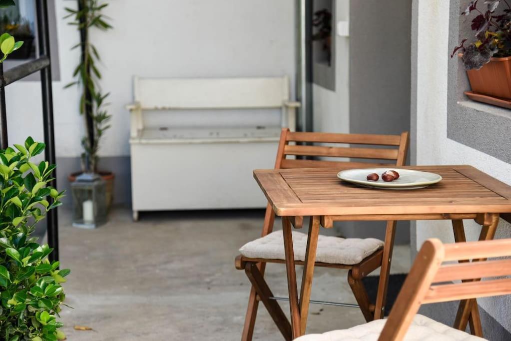 Parokia Apartman Es Coworking A Balaton Mellett Kaptalantoti Exteriör bild