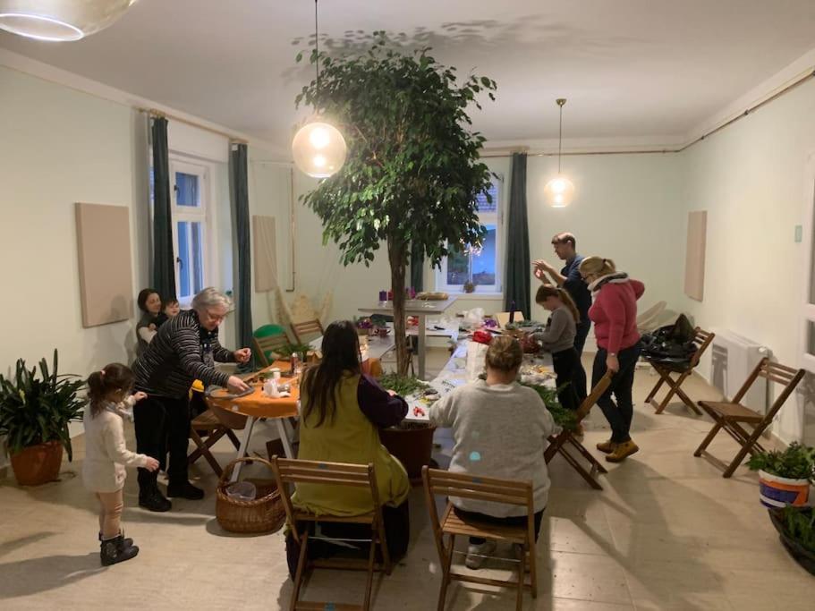 Parokia Apartman Es Coworking A Balaton Mellett Kaptalantoti Exteriör bild