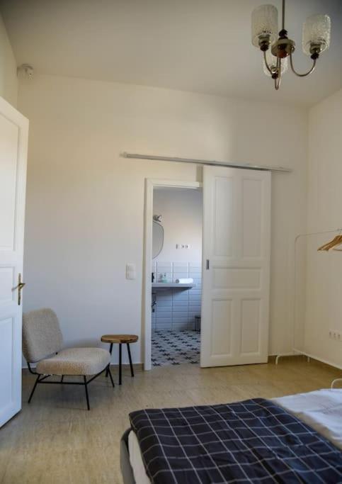 Parokia Apartman Es Coworking A Balaton Mellett Kaptalantoti Exteriör bild