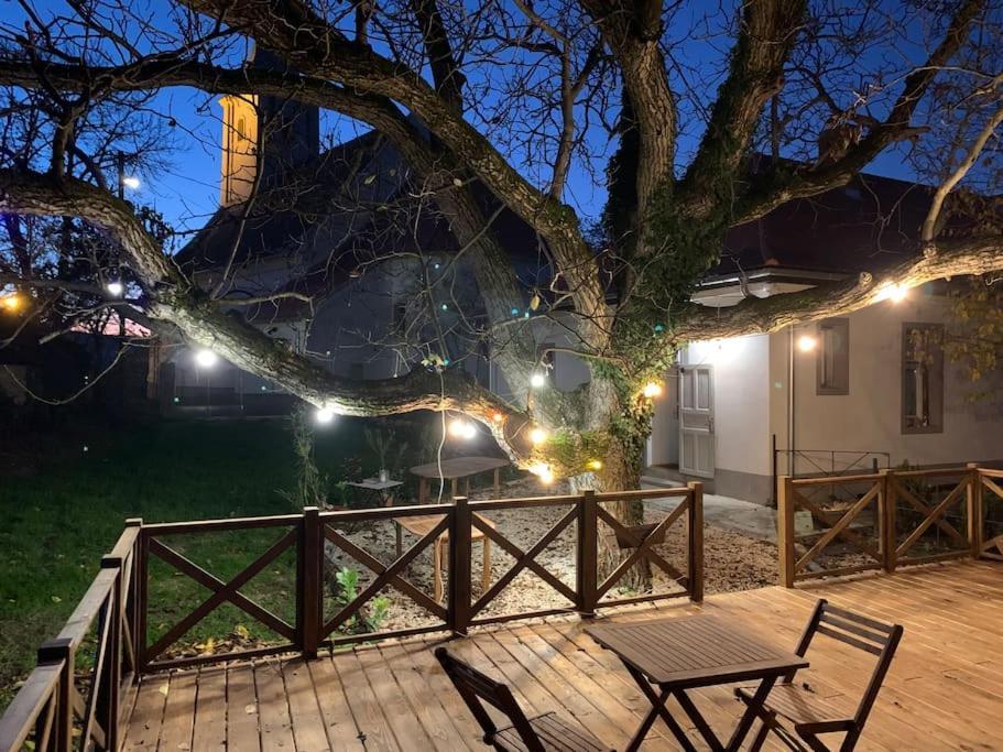 Parokia Apartman Es Coworking A Balaton Mellett Kaptalantoti Exteriör bild
