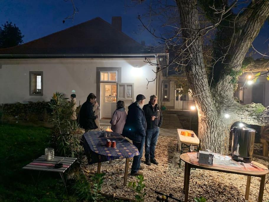 Parokia Apartman Es Coworking A Balaton Mellett Kaptalantoti Exteriör bild